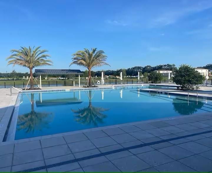 Exterior, Pool