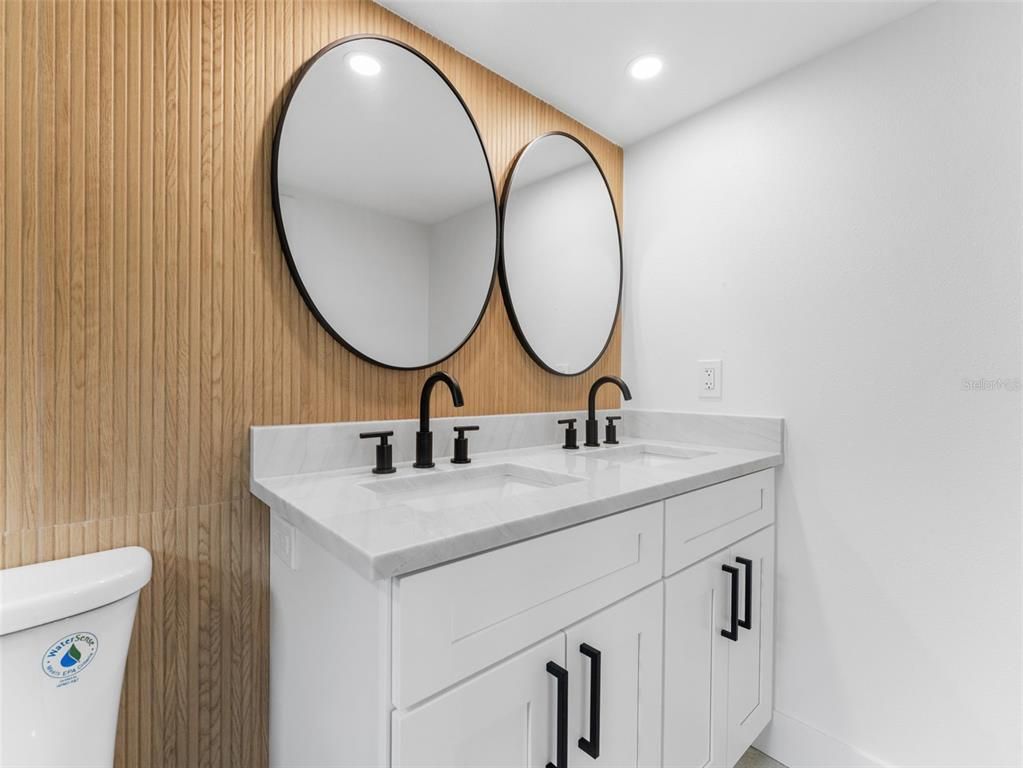 Bathroom, Dual Sink Vanities, Interior, Recessed Lighting