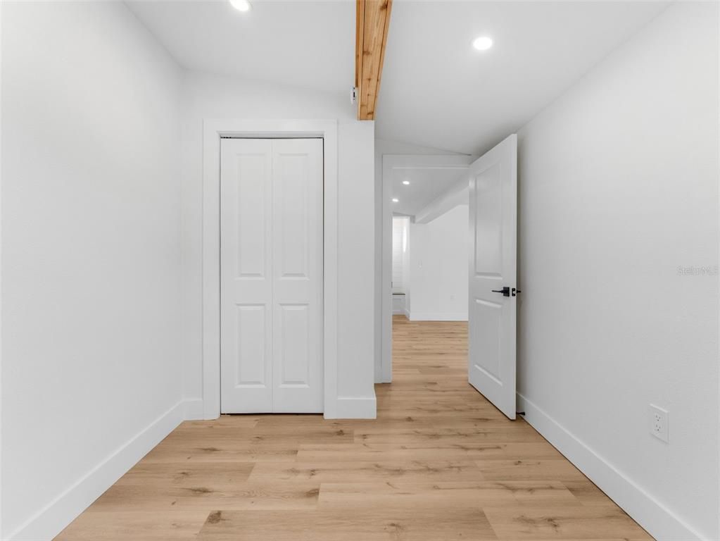 Empty room, Interior, Recessed Lighting, Wooden Beams, Wood Texture Flooring