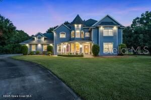 Backyard, Exterior, Facade, Queen Anne Victorian