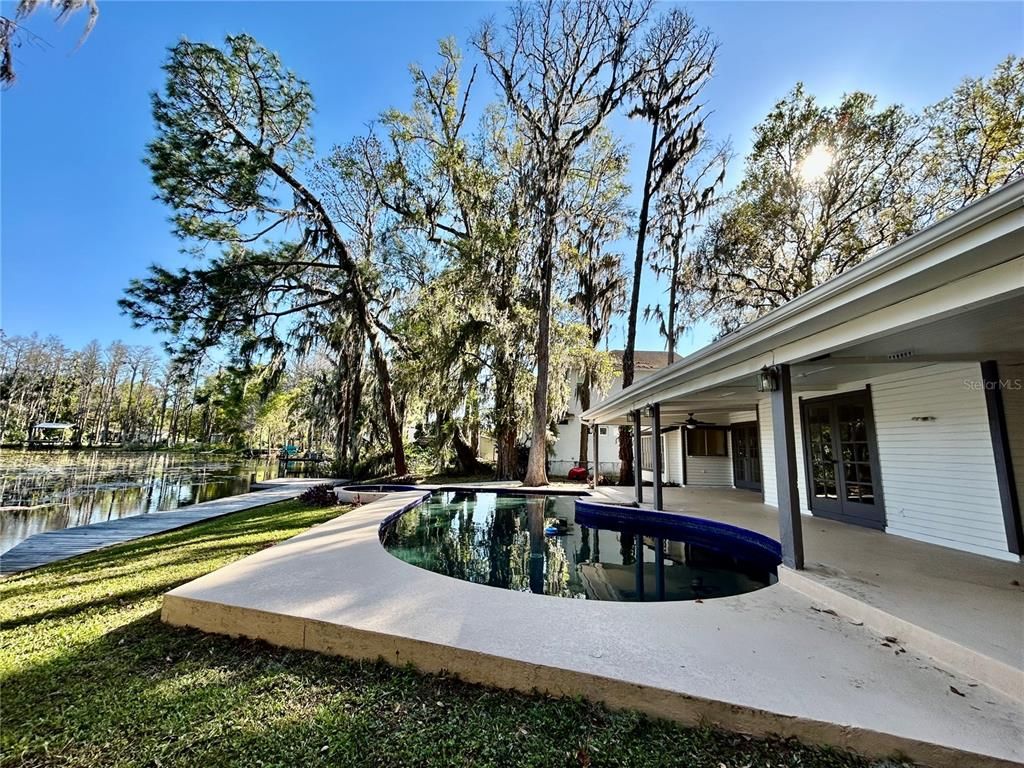 Exterior, Pool, Water