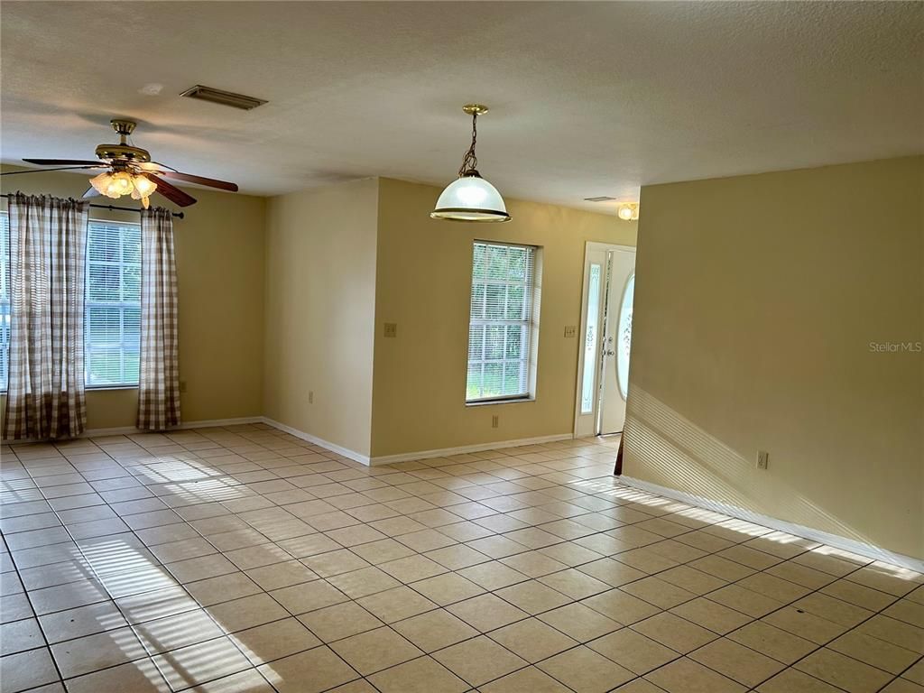 Empty room, Interior, Pendant Lights