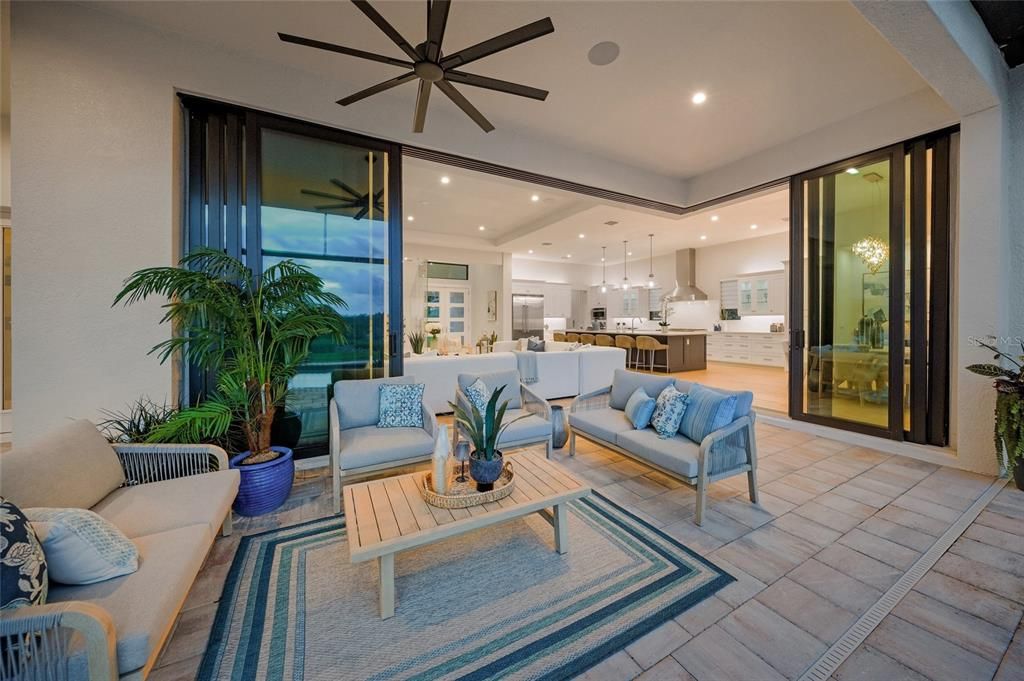 Interior, Kitchen, Living room, Pendant Lights, Recessed Lighting, Stainless Steel Appliances