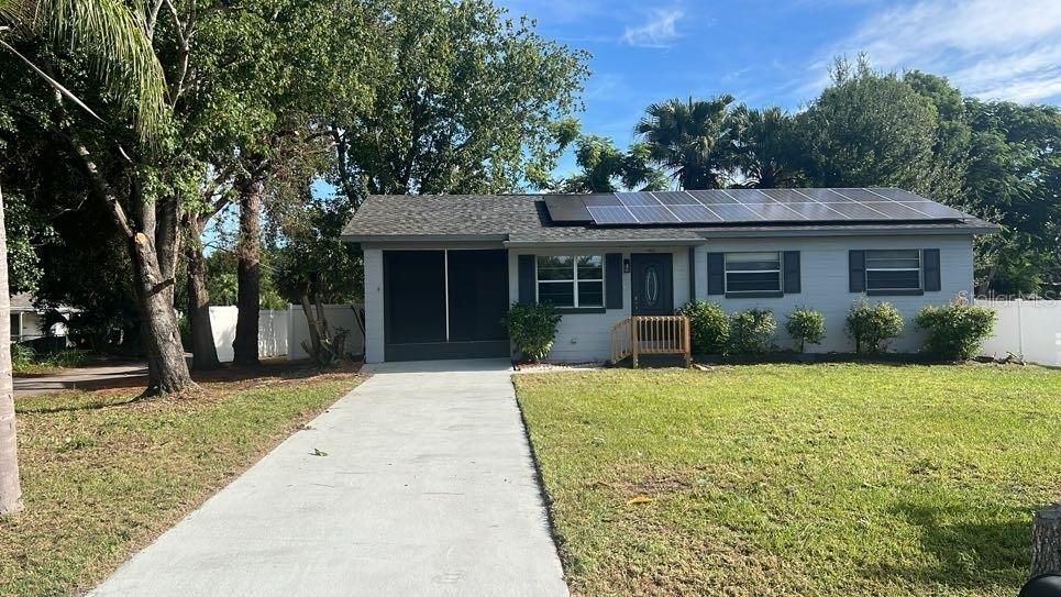 Backyard, Exterior, Facade, Solar Panels, Ranch