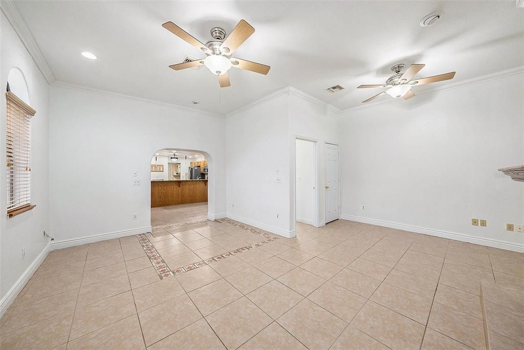 Empty room, Interior, Recessed Lighting