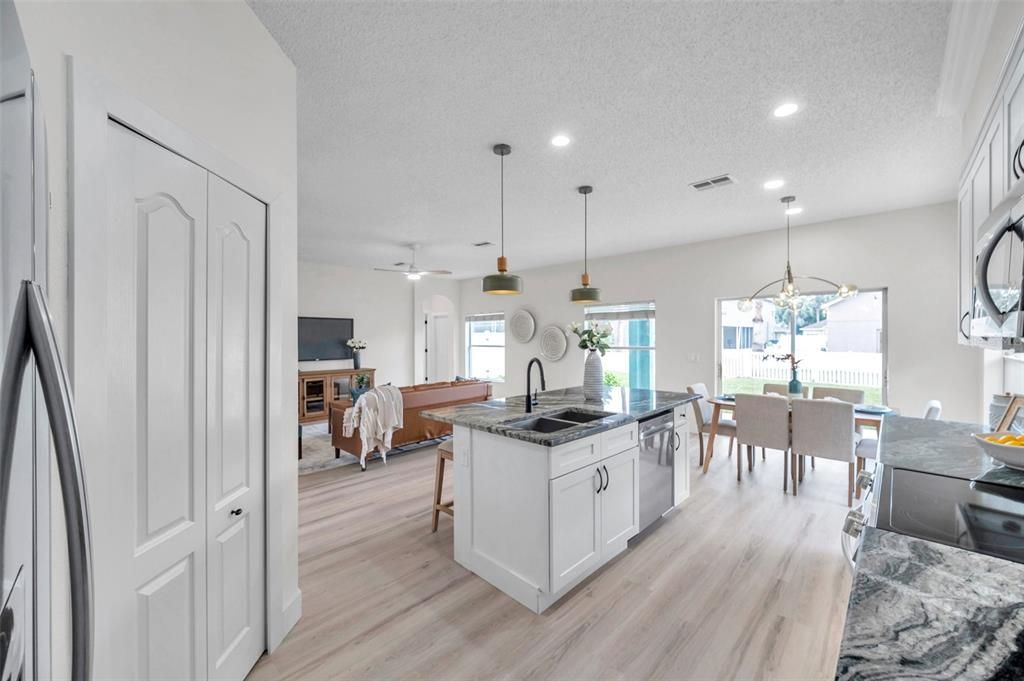 Dining room, Interior, Kitchen, Pendant Lights, Recessed Lighting, Wood Texture Flooring