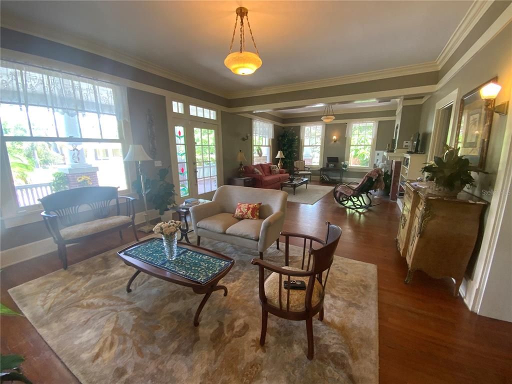 Interior, Living room, Pendant Lights, Wood Texture Flooring