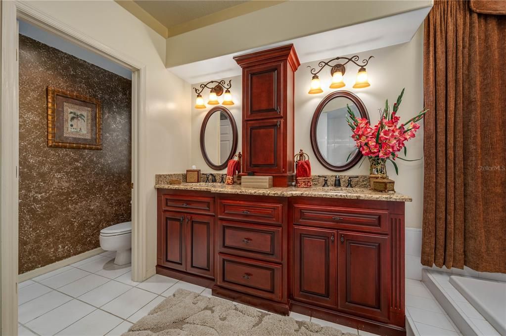 Bathroom, Dual Sink Vanities, Interior