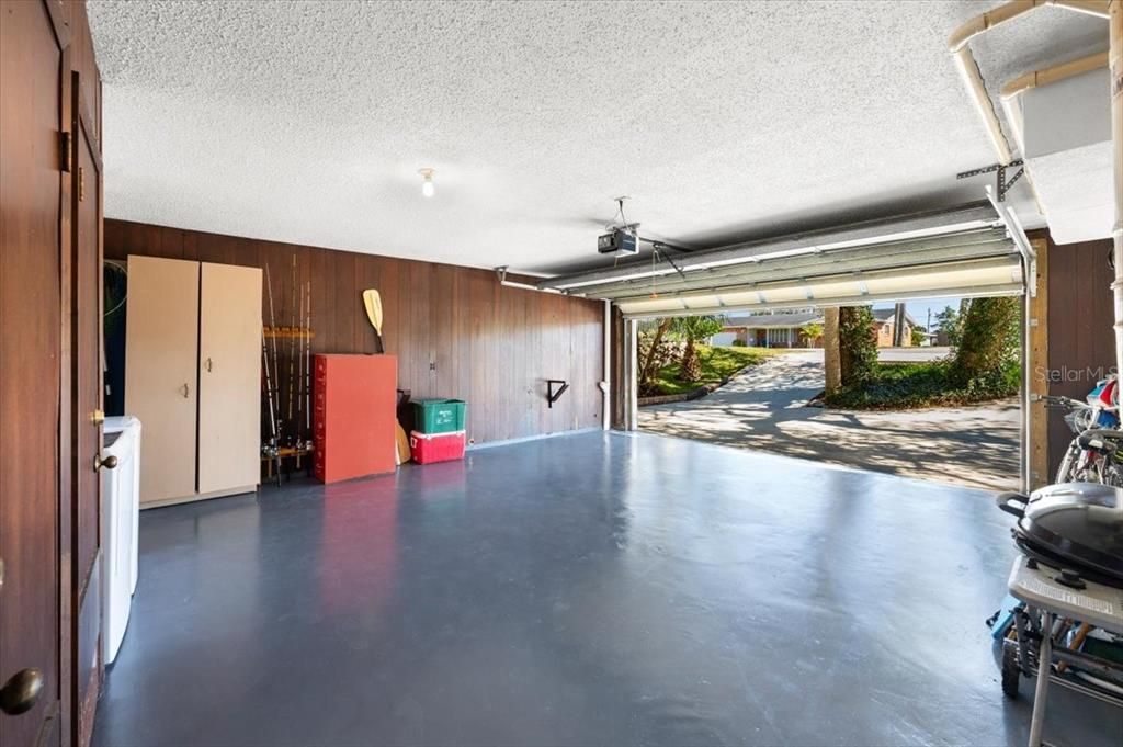 Garage, Interior, Wooden Walls