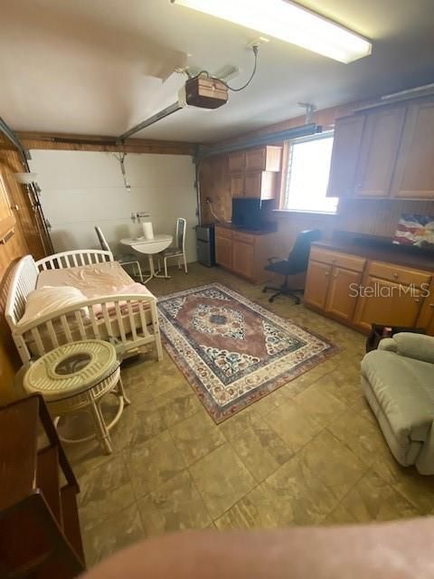 Dining room, Garage, Interior