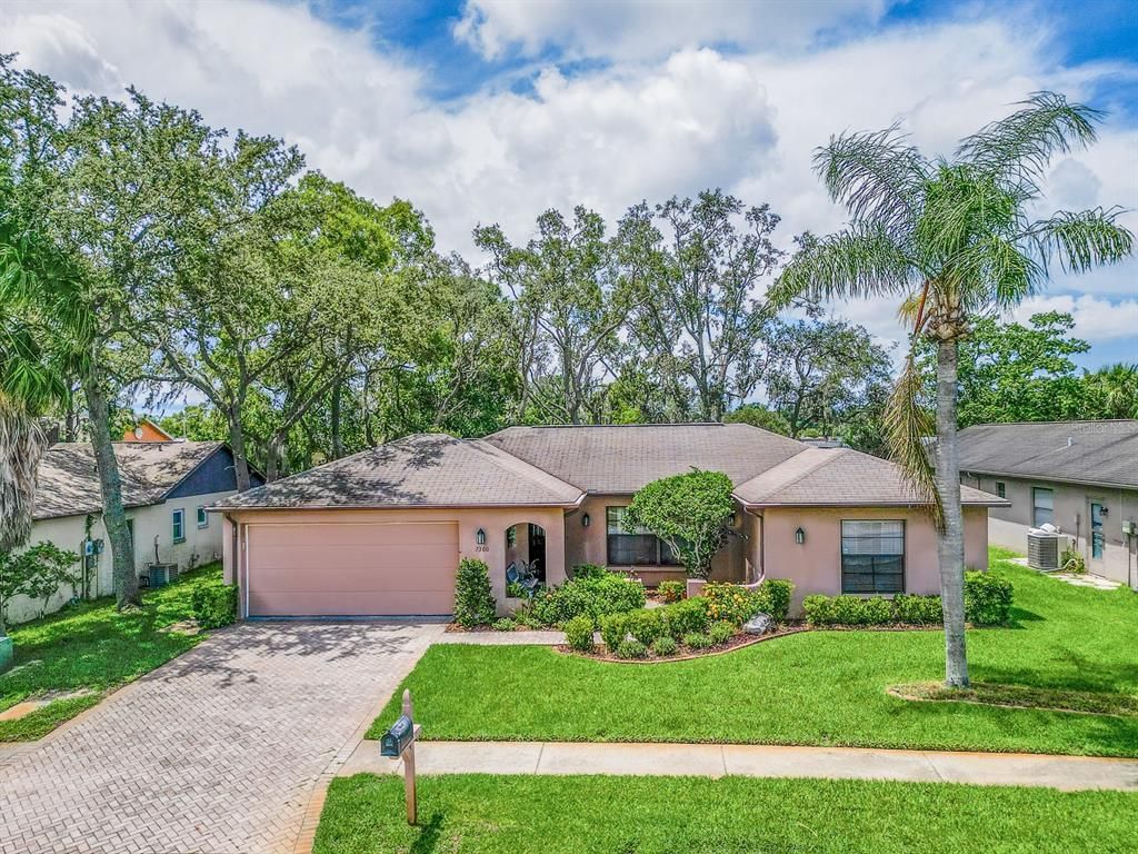 Attached, Exterior, Facade, Ranch
