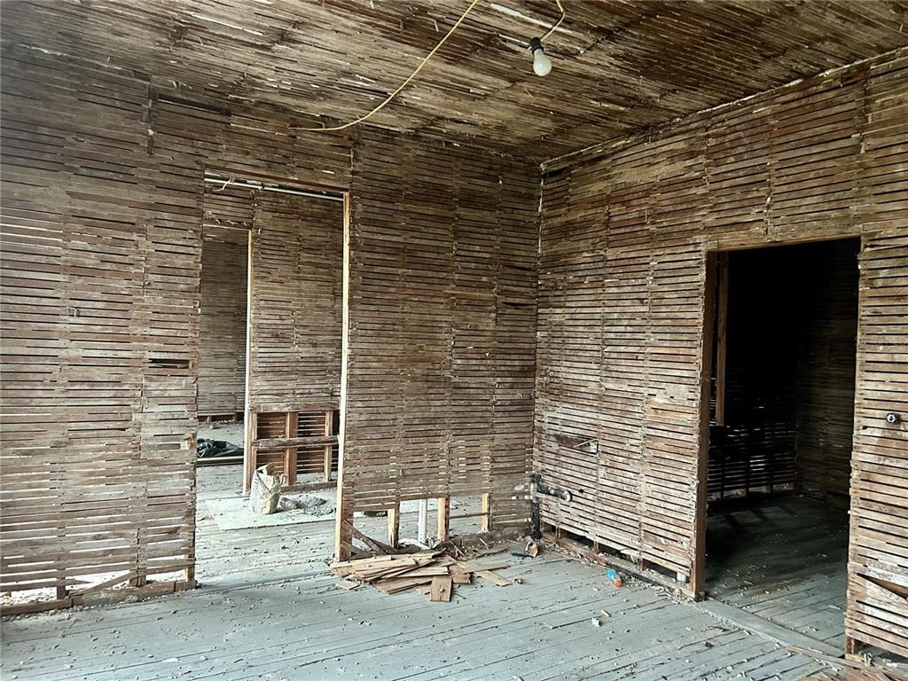 Empty room, Interior, Wooden Ceilings, Wooden Walls