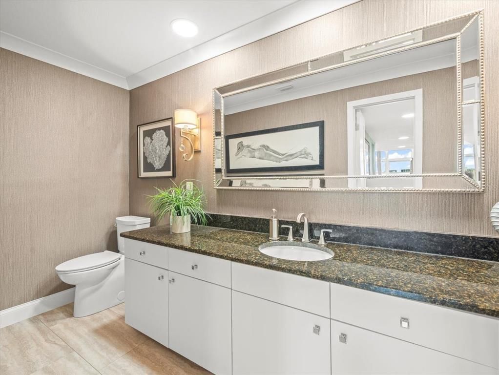 Bathroom, Dual Sink Vanities, Interior, Recessed Lighting