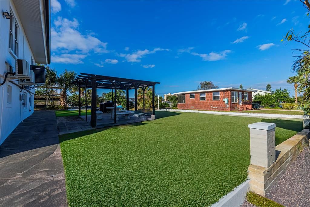 Backyard, Exterior