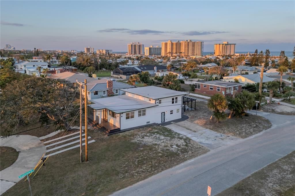 Exterior, Drone