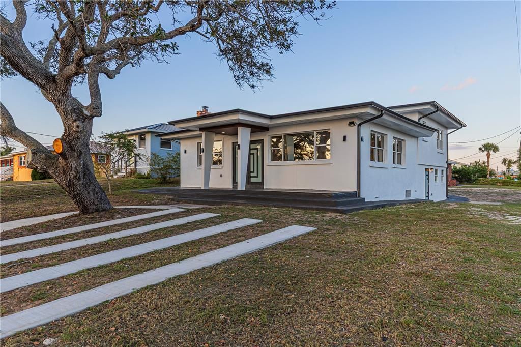 Backyard, Exterior, Facade, Ranch