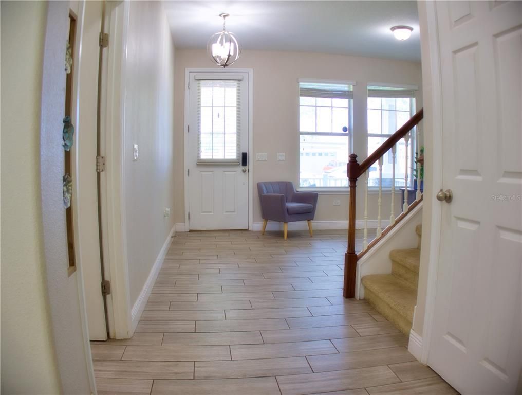 Interior, Pendant Lights, Wood Texture Flooring