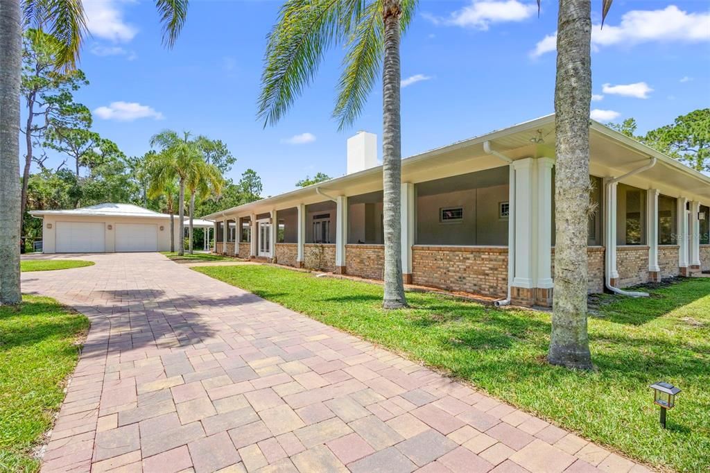 Detached Garage, Exterior