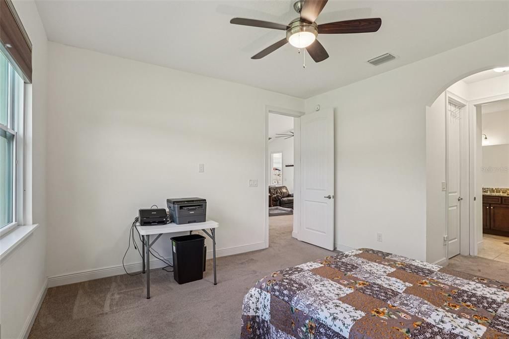Home Office, Interior