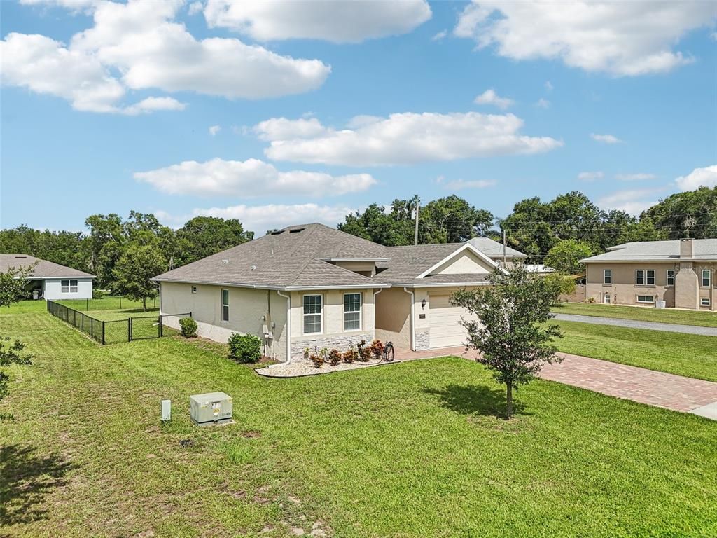 Backyard, Exterior