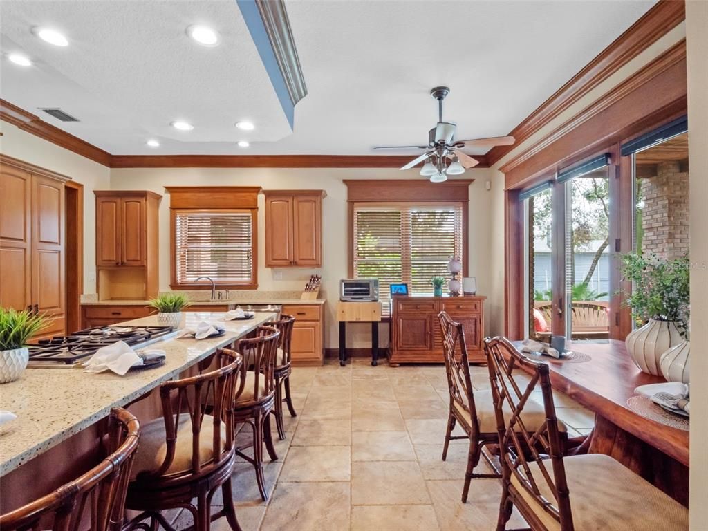 Dining room, Interior, Kitchen, Recessed Lighting