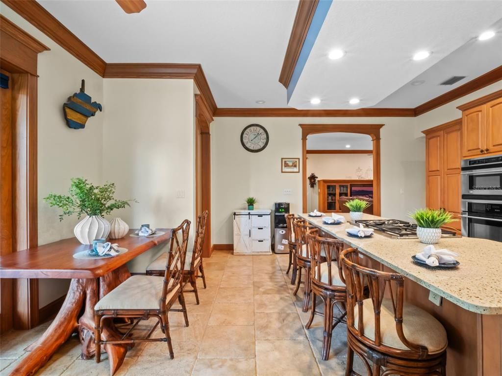 Dining room, Interior, Kitchen, Recessed Lighting