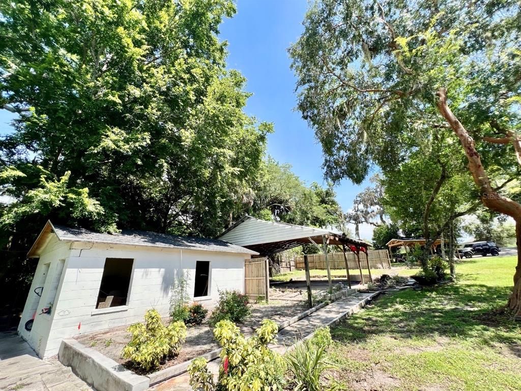 Backyard, Exterior