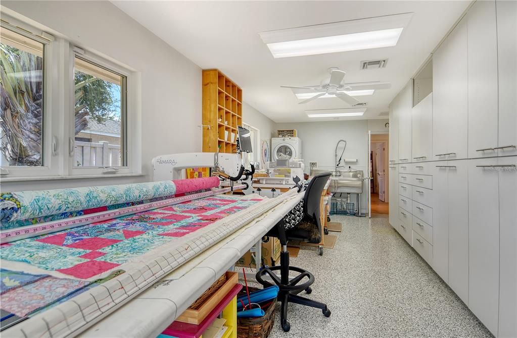 Home Office, Interior