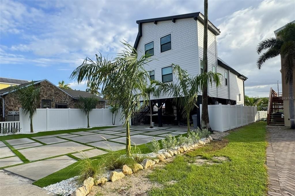 Backyard, Exterior