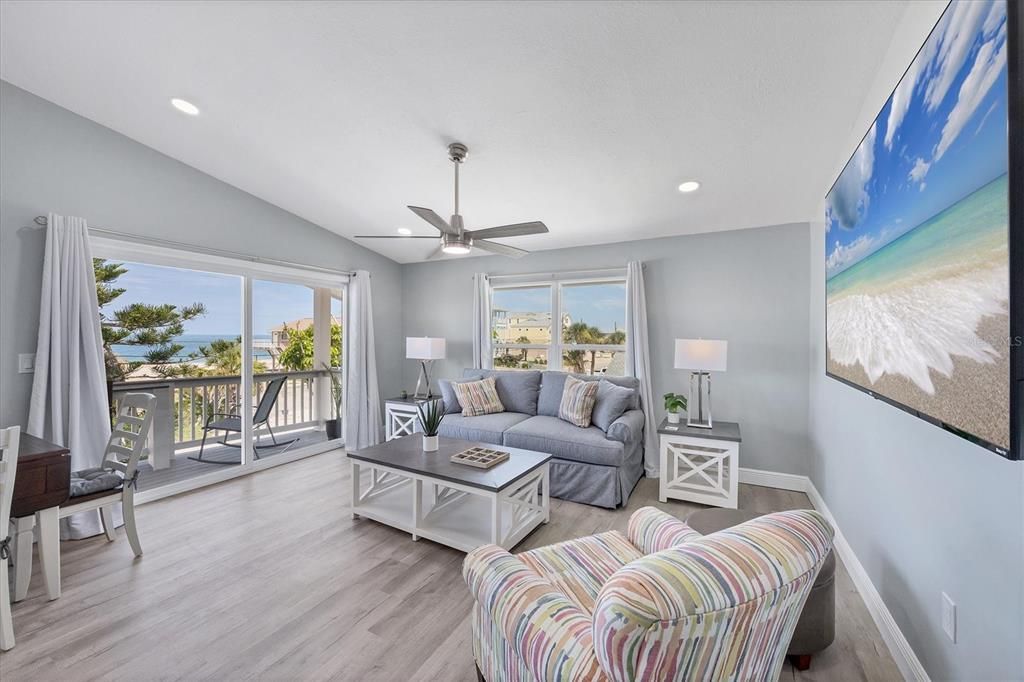 Interior, Living room, Recessed Lighting, Water, Wood Texture Flooring