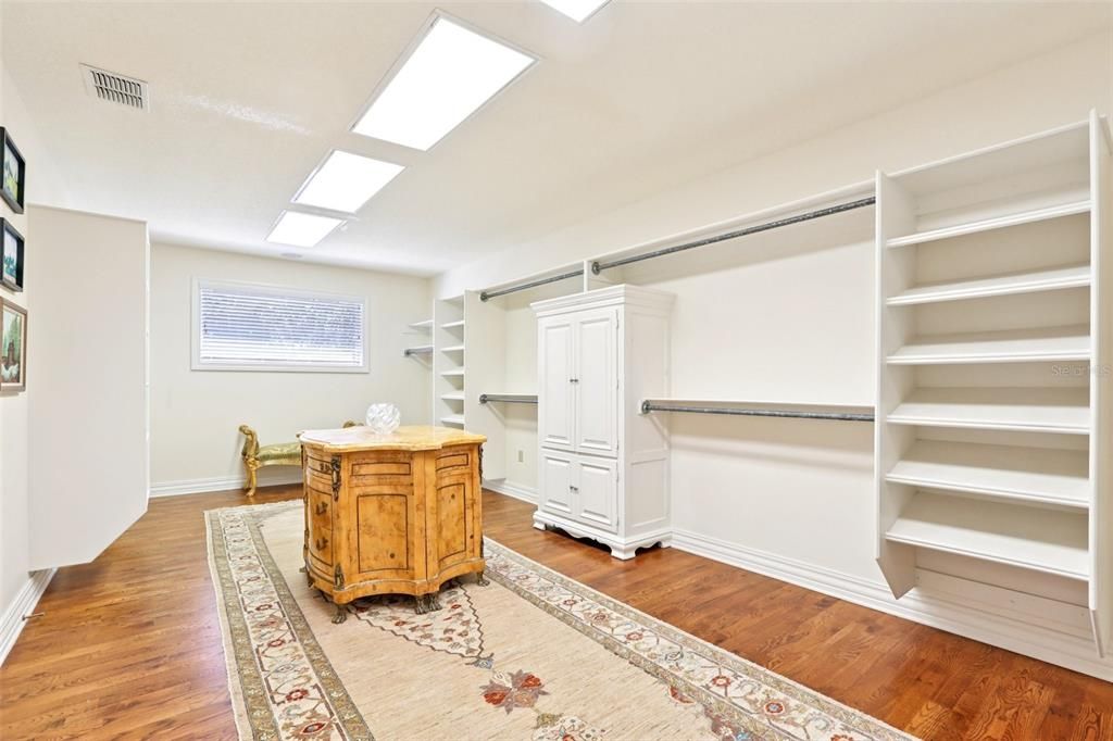 Interior, Recessed Lighting, Walk-in Closets, Wood Texture Flooring