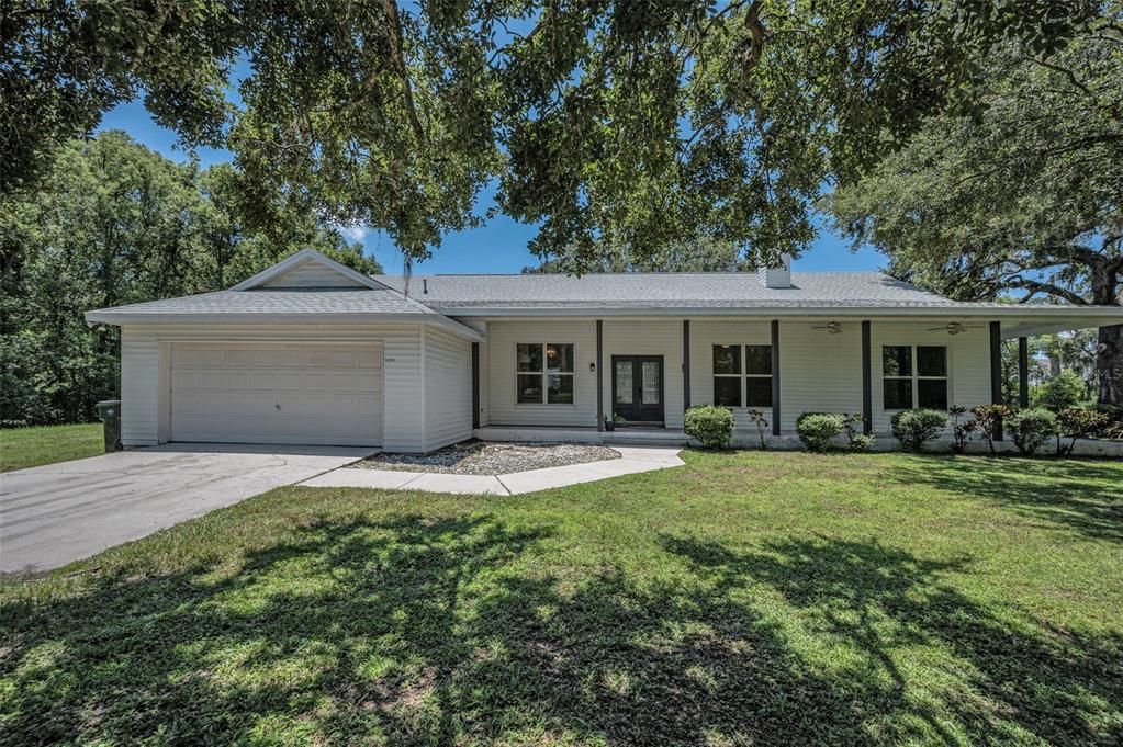 Attached, Exterior, Facade, Ranch