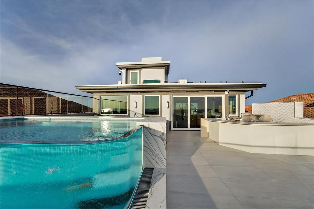 Exterior, Pool