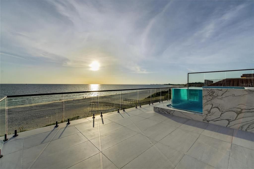 Exterior, Pool, Water