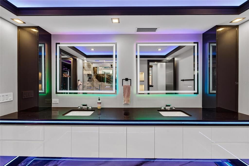 Bathroom, Interior, Recessed Lighting
