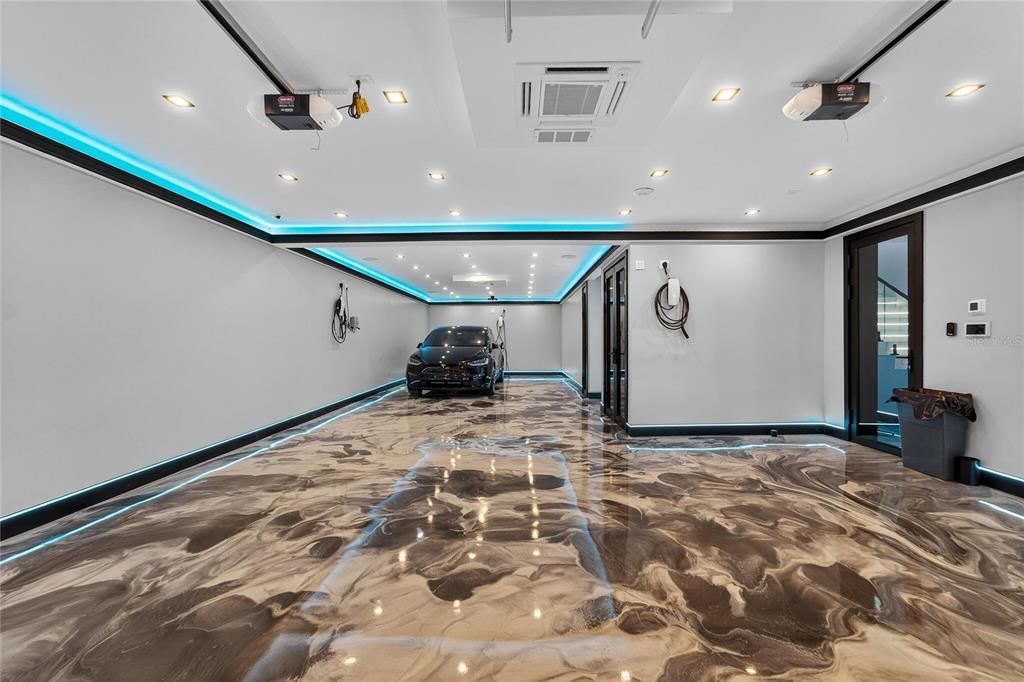 Interior, Projection Screen, Recessed Lighting