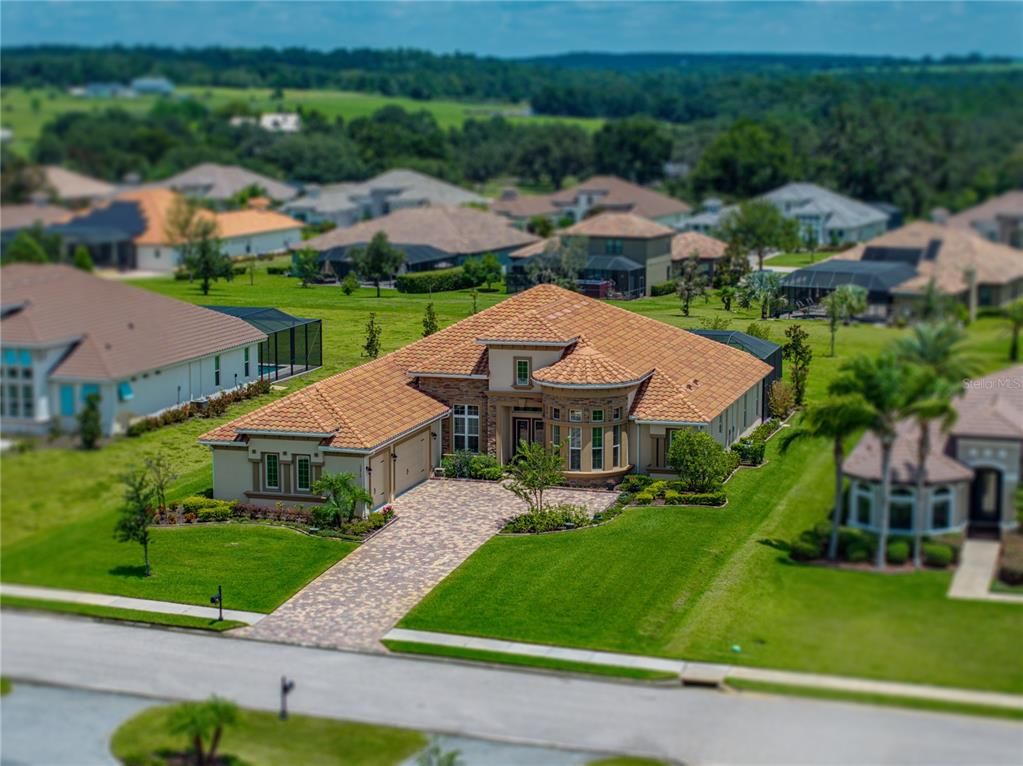 Exterior, Drone
