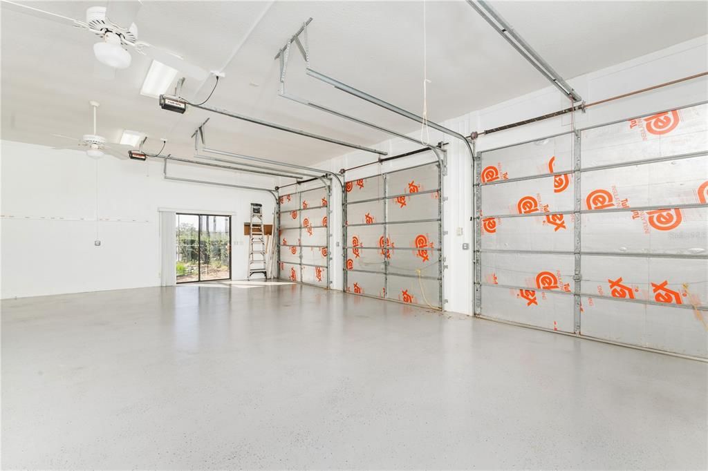 Garage, Interior