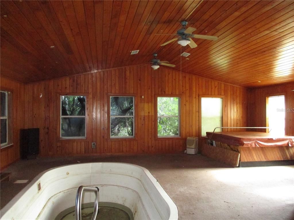 Empty room, Interior, Pool, Wooden Ceilings, Wooden Walls