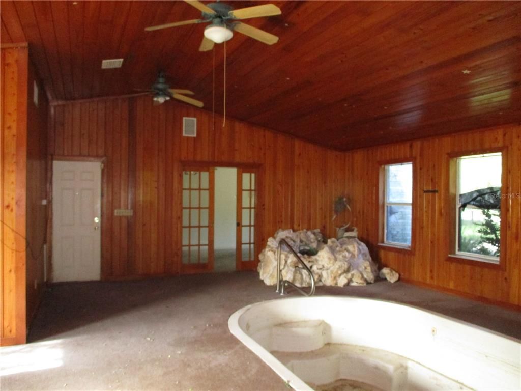 Empty room, Interior, Wooden Ceilings, Wooden Walls