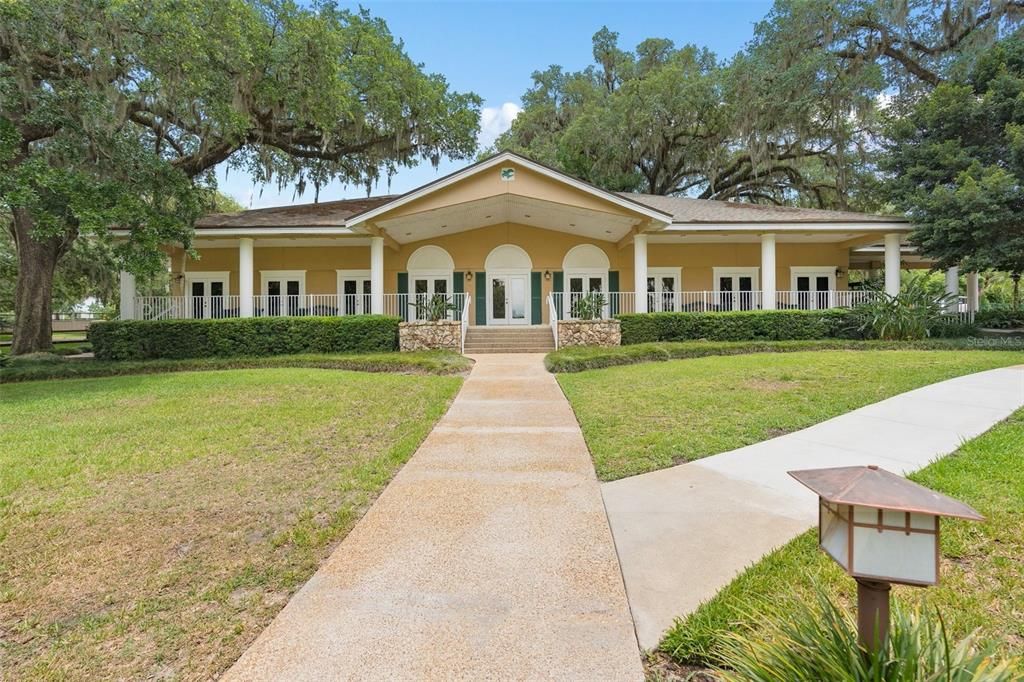 Backyard, Exterior, Facade, Ranch