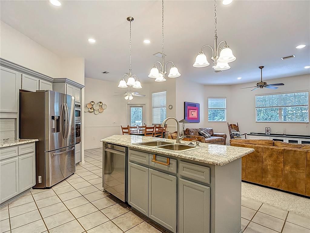 Dining room, Interior, Kitchen, Living room, Pendant Lights, Recessed Lighting, Stainless Steel Appliances