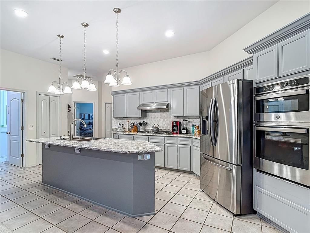 Interior, Kitchen, Pendant Lights, Recessed Lighting, Stainless Steel Appliances