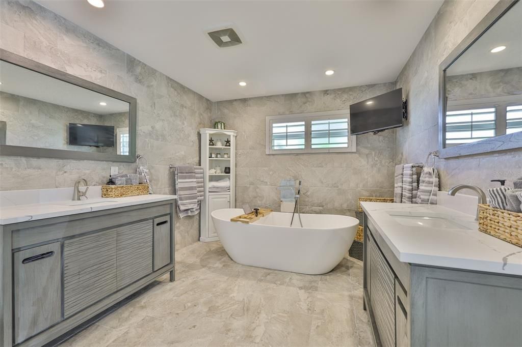 Bathroom, Dual Sink Vanities, Free Standing Baths, Interior, Recessed Lighting