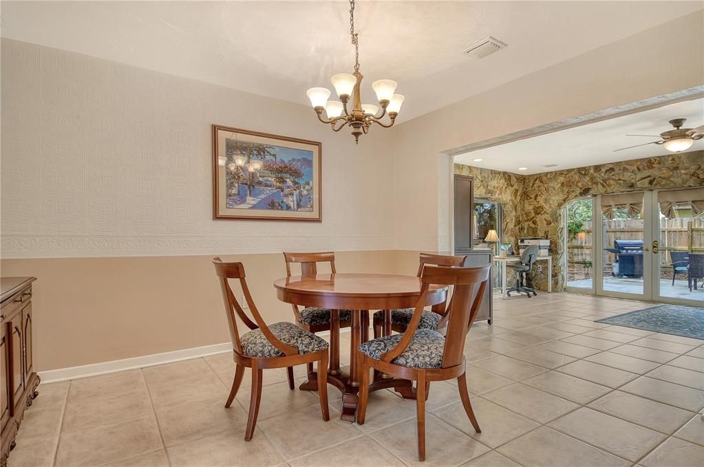 Chandelier, Dining room, Interior