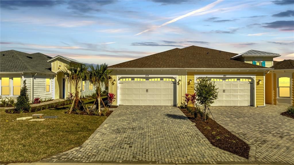 Attached, Exterior, Facade, Ranch