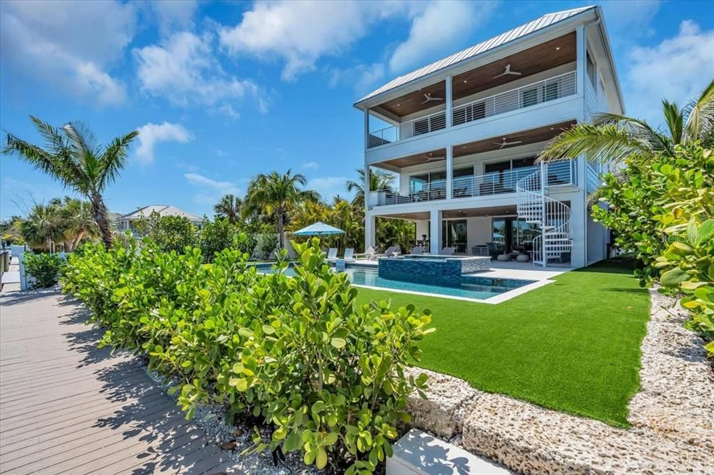 Backyard, Exterior, Pool