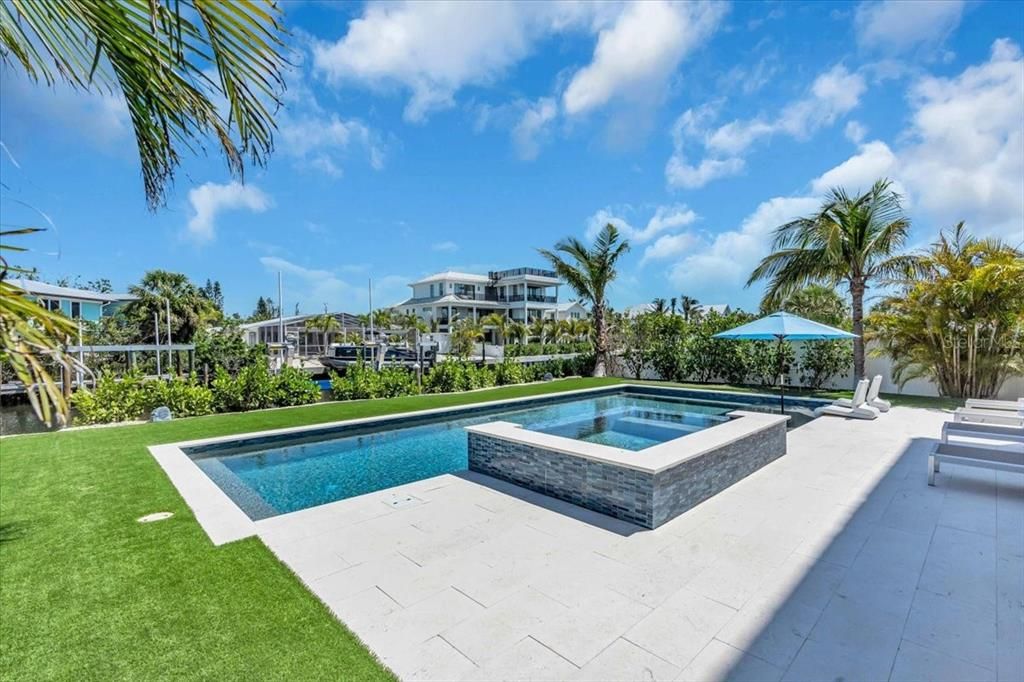 Exterior, Pool