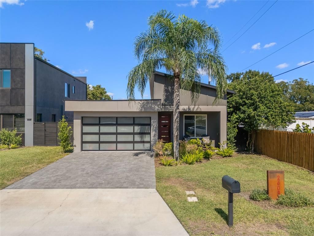 Attached, Backyard, Exterior, Facade, Modern