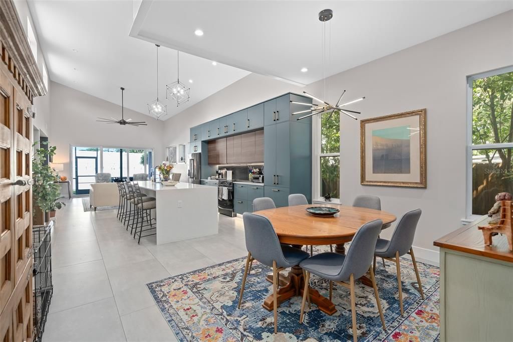 Dining room, Interior, Kitchen, Pendant Lights, Recessed Lighting, Stainless Steel Appliances